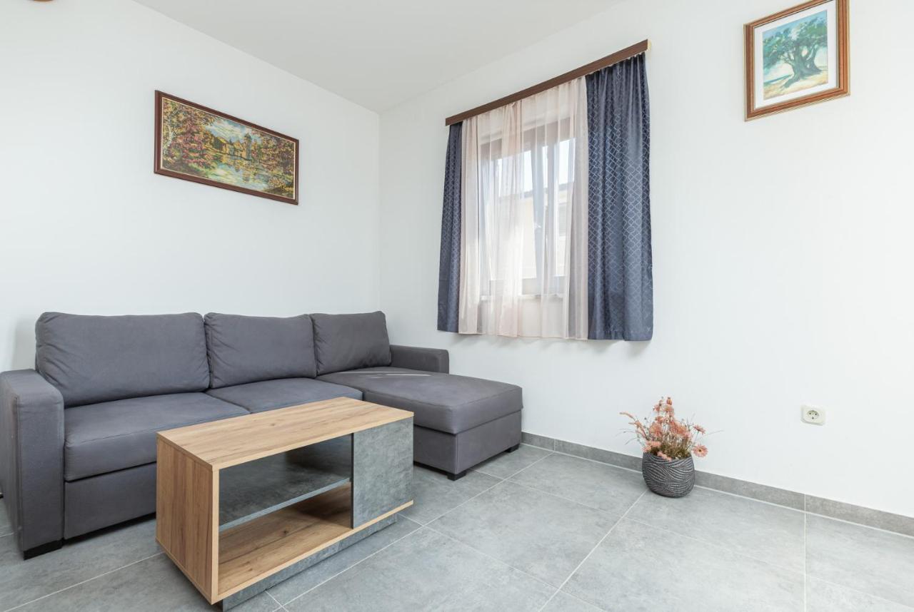 Medak Apartment *